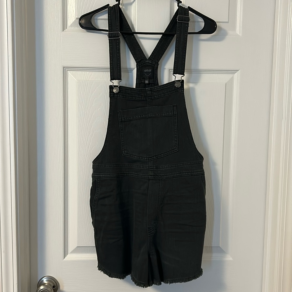 American Eagle black overall shorts